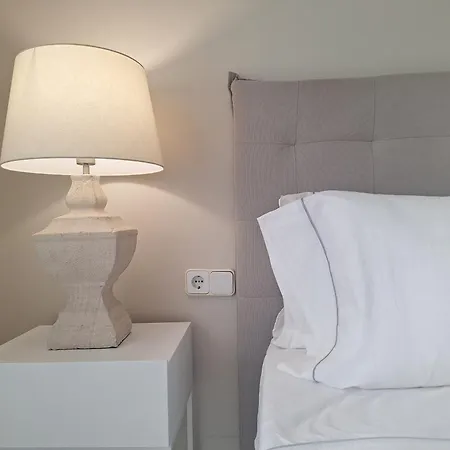 Living Apartment *