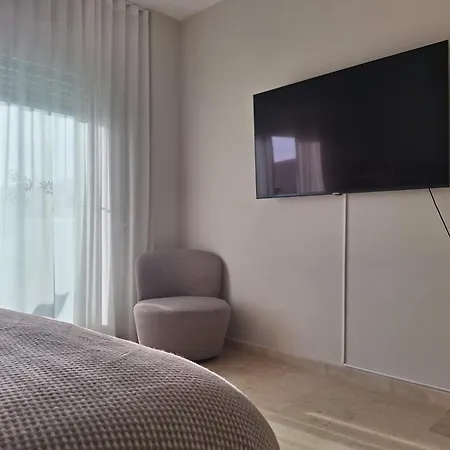 Apartment Living *